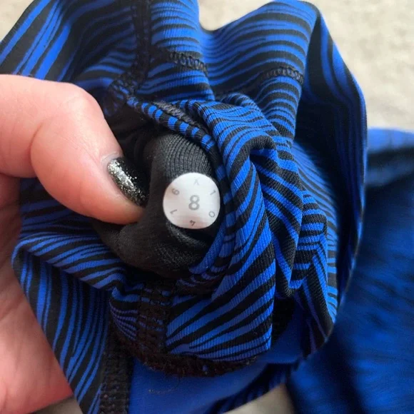 Lululemon Wunder Under 8 - Black and Royal Blue - Picture 4 of 4